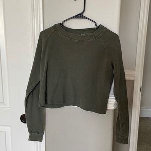 Brandy Melville (John Galt) cropped long sleeve